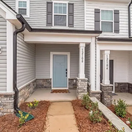 Gorgeous New Townhome/Charlotte!